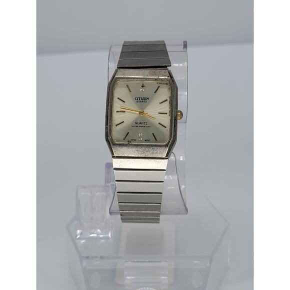 Vintage Citizen Quartz Water-Resistant Men's Watch - Classic Rectangular Design - Picture 4 of 8